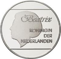 obverse of 25 Florin - Beatrix - Oil For Peace, end of World War II (1994) coin with KM# 11 from Aruba. Inscription: Beatrix KONINGIN DER NEDERLANDEN