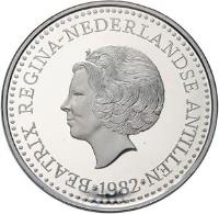 obverse of 50 Gulden - Beatrix - 200 years of diplomatic relations with the USA (1982) coin with KM# 30 from Netherlands Antilles. Inscription: BEATRIX REGINA-NEDERLANDSE ANTILLEN *1982*