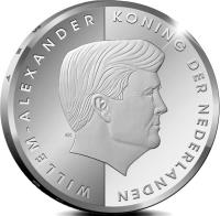 obverse of 5 Florin - Willem-Alexander - Investiture (2013) coin with KM# 53 from Aruba. Inscription: WILLEM-ALEXANDER KONING DER NEDERLANDEN EK