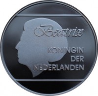 obverse of 25 Florin - Beatrix - 100th Anniversary of the Olympics - Without logo (1995) coin with KM# 14 from Aruba. Inscription: Beatrix KONINGIN DER NEDERLANDEN