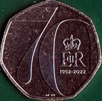 reverse of 50 Pence - Elizabeth II - 70th anniversary of accession of Queen Elizabeth II (2022) coin from United Kingdom. Inscription: 70 E II R 1952 - 2022 AR DO