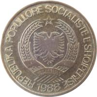 obverse of 1 Lek (1988) coin with KM# 66 from Albania. Inscription: REPUBLIKA POPULLORE SOCIALISTE E SHQIPERISE 24 MAJ 1944 1988